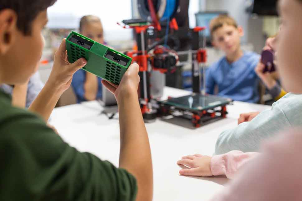 Kids 3d printing at the afterschool program in Beaver County | Neighborhood North